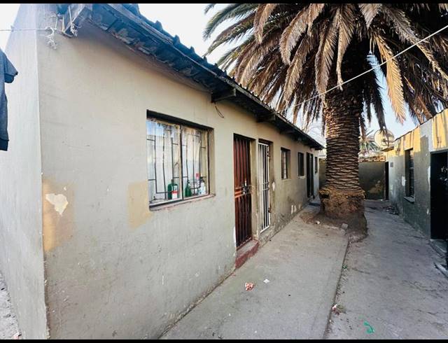 27 BEDROOM HOUSE FOR SALE IN DELVILLE